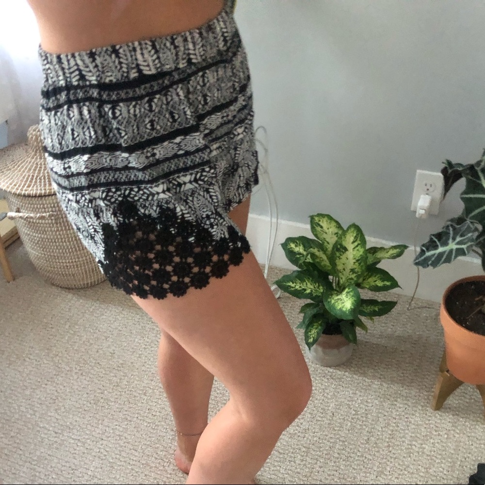 Loose print shorts